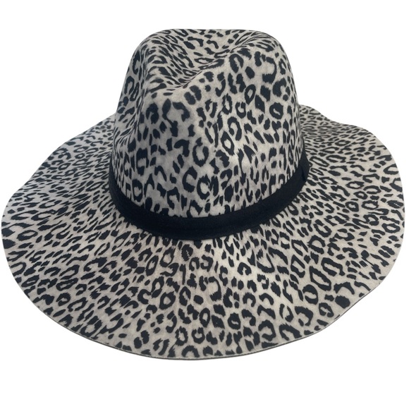 Accessories - HAT animal cheetah leopard felt black white NWT